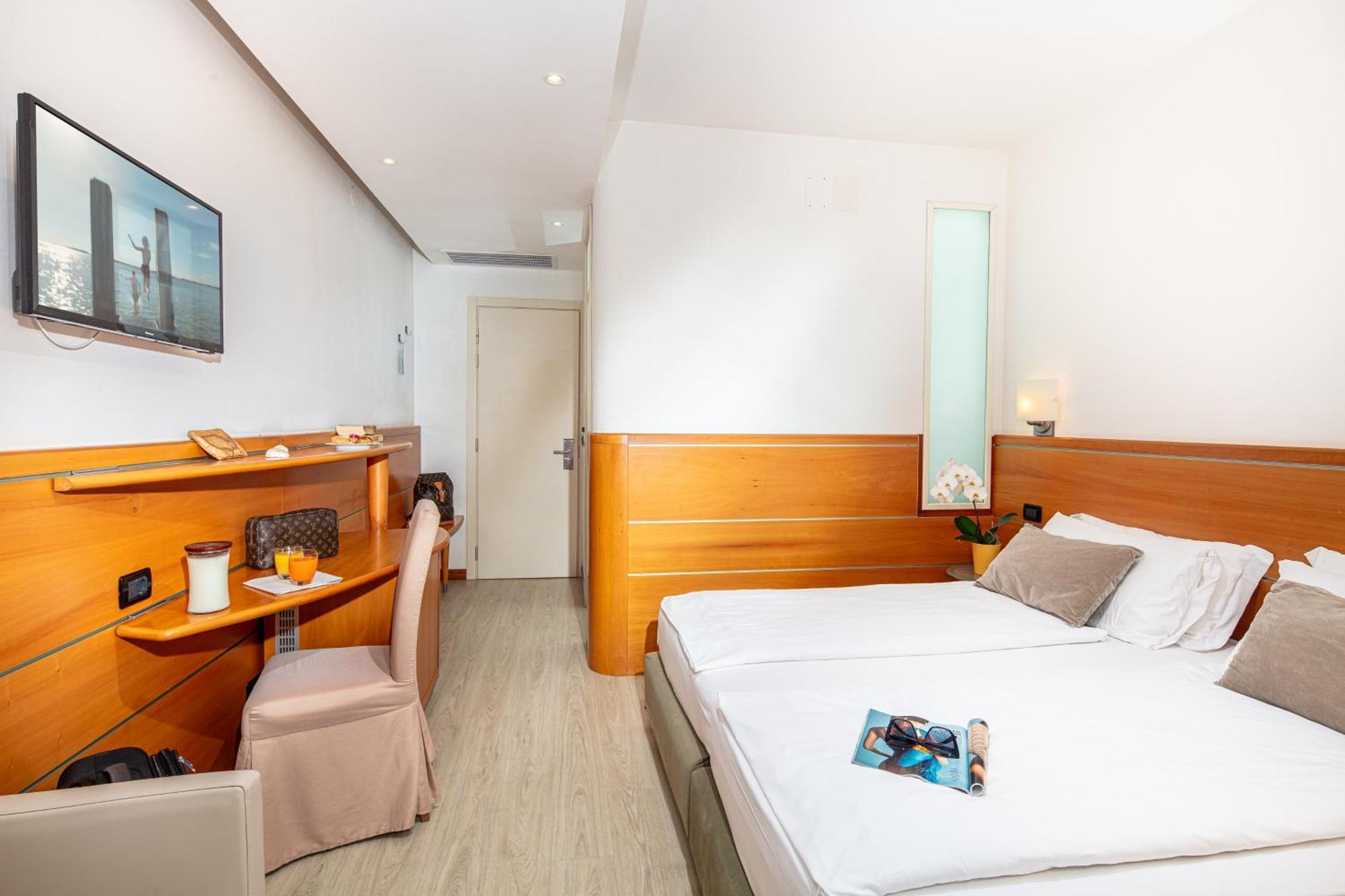 Park Hotel ลินญาโน ซับเบียโดโร ภายนอก รูปภาพ