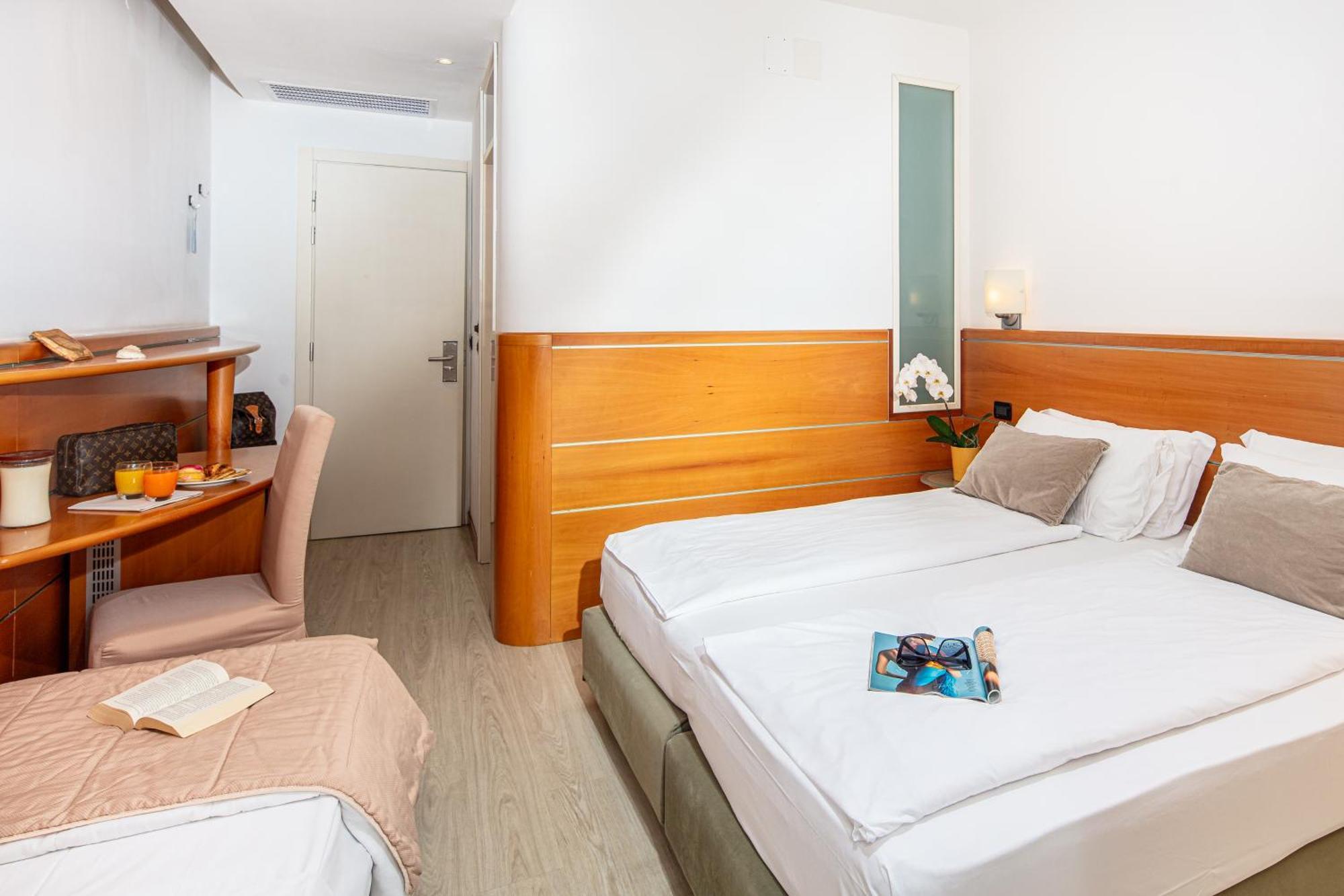 Park Hotel ลินญาโน ซับเบียโดโร ภายนอก รูปภาพ